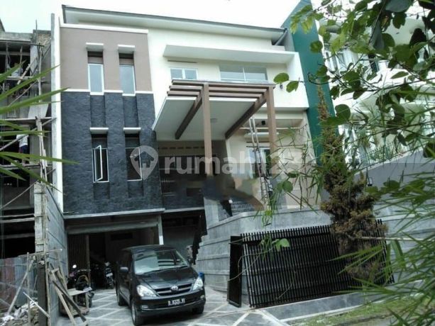 Rumah Minimalis di Setraduta Pasteur Bandung Setra Sari Sutami