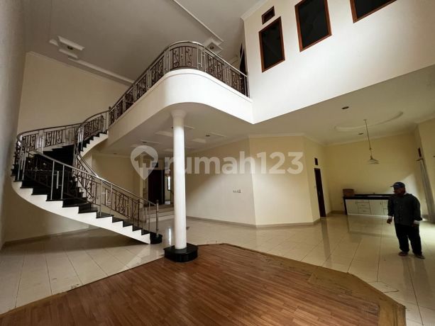 Jual Cepat! Rumah di Setraduta Pasteur Bandung Setra Sari Sutami 