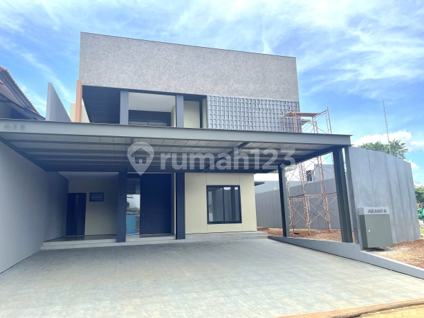 Rumah Mewah Dalam Lingkungan Perumahan Asri dan Nyaman