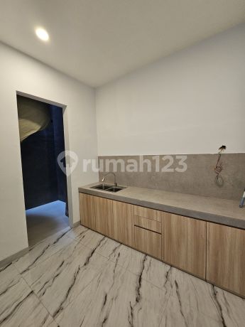 Dijual Rumah Huk Siap Huni 3 lantai di Sutera Palmyra Alam Sutera Dijual Rumah Huk Siap Huni 3 lantai di Sutera Palmyra Alam Sutera