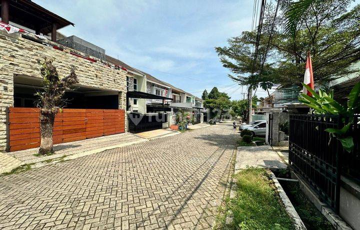 Rumah Luas Halaman Belakang Besar Villa Bogor Indah 5