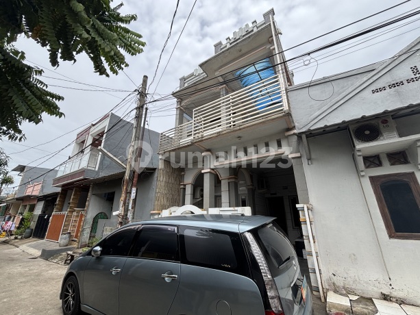 Rumah Dua Lantai di Griya Alam Sentosa Cilengsi Rumah Dua Lantai di Griya Alam Sentosa Cilengsi