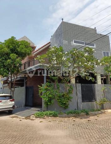 MINIMALIST BEAUTIFUL HOUSE, CORNER POSITION IN GRAND NUSA INDAH CILEUNGSI