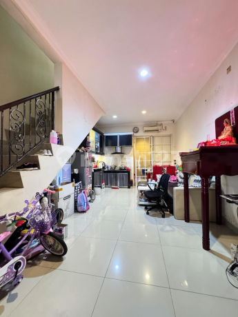 West Europe 4X15 Green Lake City, SHM, Semi Furnished West Europe 4X15 Green Lake City, SHM, Semi Furnished