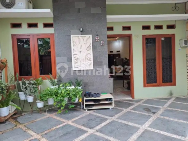 Rumah Siap Huni di Komplek Duren Sawit Baru