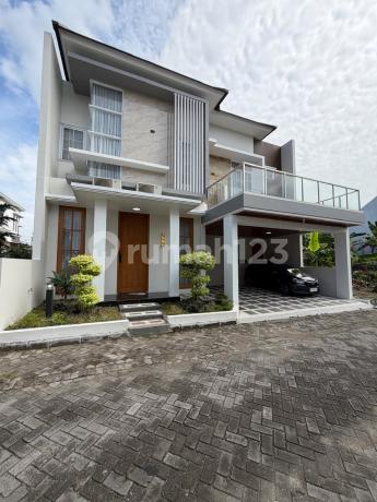 Rumah Mewah Premium 2 Lantai Furnished Dalam Perumahan Merapi Regency Jalan Kaliurang Km 9 Dekat Ke Kampus Ugm Jogja