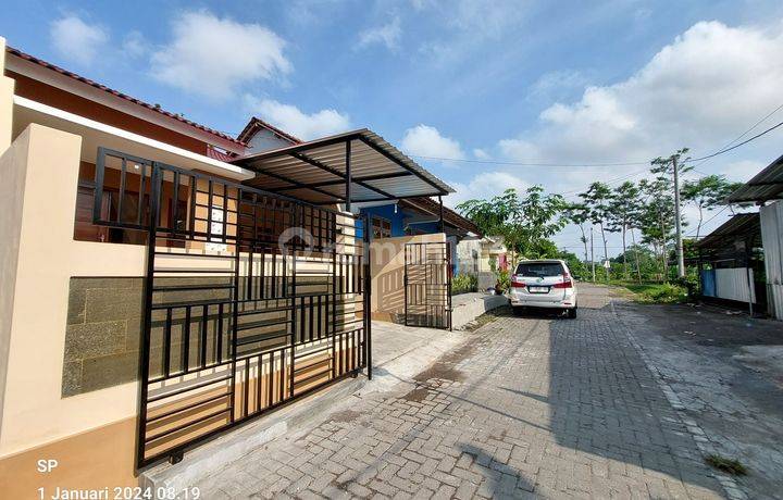 MURAH BANGET !! RUMAH BARU SIAP HUNI - CANTIK MENARIK DI DEKAT PASAR STAN MAGUWOHARJO DEPOK SLEMAN