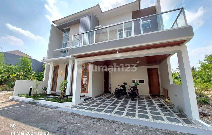 Rumah Mewah Premium 2 Lantai Fully Furnished Setara Hotel Bintang 5 Dalam Perumahan Merapi Regency Jalan Kaliurang Km 9 Dekat Ke Kampus Ugm