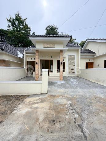 Luxury Modern Limasan House - Very Affordable Price on Jalan Godean KM. 15 Moyudan Sleman Near Pp. Bina Umat