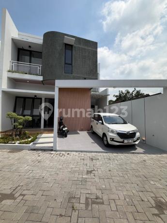 Estetik Furnished Murah‼️Rumah Baru Mewah 2 Lantai Modern Furnished Dalam Cluster - Harga Murah Dekat Komplek Pemda Sleman & Sch