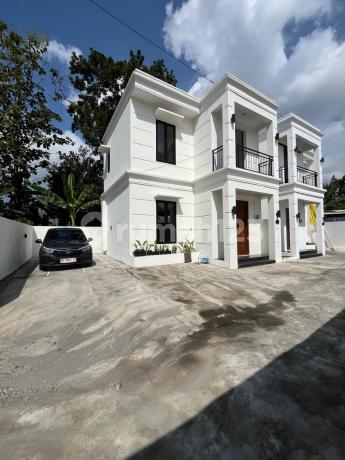 Rumah Baru Putih Siap Huni 2 Lantai Dalam Perumahan Bangunjiwo Village 2 Di Bangunjiwo Kasihan Bantul Dekat Kampus Umy