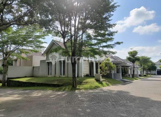 Rumah Mewah Dengan Tanah Luas Hook Dalam Perumahan Elite Citra Grand Mutiara Jalan Wates Km. 9 Gamping Sleman