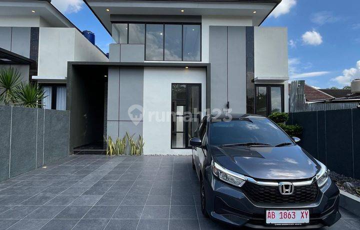 Rumah Mewah Dalam Cluster Griya Ayem 2 Di Jalan Kaliurang Km 13 Sukoharjo Ngaglik Sleman Dekat Kampus Uii Dan Kampus Pppg Kesenian