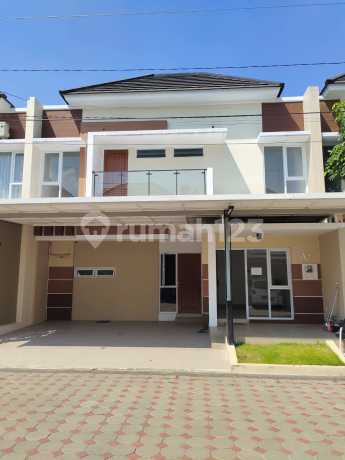 Rumah Mewah 2 Lantai Strategis Dalam Ringroad Di Perumahan Griya Kuantan Banyuraden Gamping Sleman 