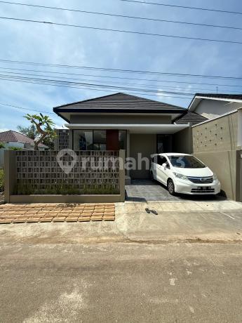 Rumah Baru Cantik Limasan Industrial Modern Di Margoluwih Sayegan Sleman Dekat Rumah Sakit Athurot Rumah Baru Cantik Limasan Industrial Modern Di Margoluwih Sayegan Sleman Dekat Rumah Sakit Athurot