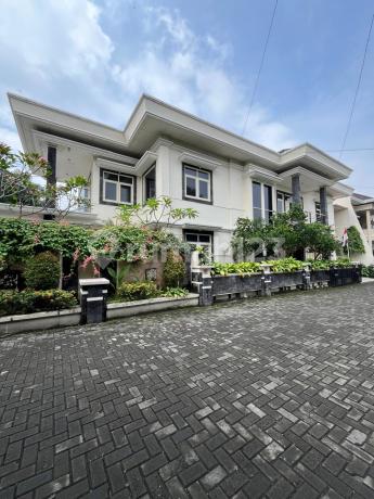 Rumah Mewah 2 Lantai Dengan Tanah Luas Dan Kolam Renang Di Perumahan Nandan Griya Idaman Sariharjo Ngaglik Sleman