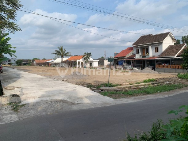 Near Maguwo Stadium, SHM Land in Sleman Ready for AJB, Suitable for Residence Near Maguwo Stadium, SHM Land in Sleman Ready for AJB, Suitable for Residence