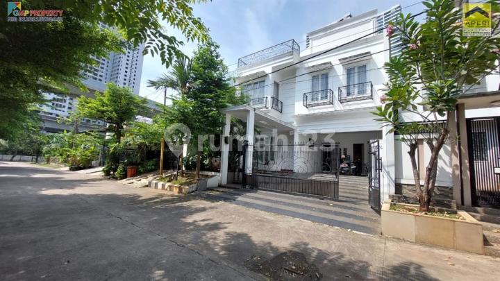 Rumah Brand New Keren Dekat Grand Galaxy, Bekasi