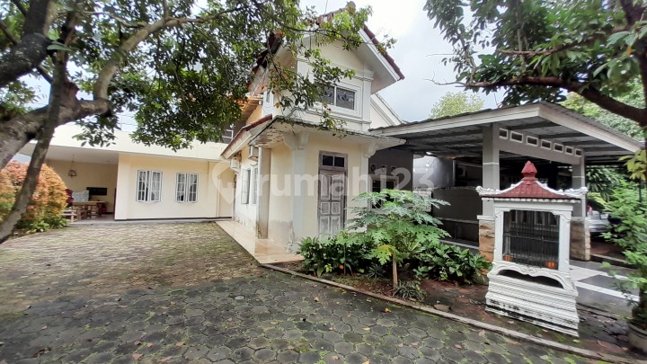Huk Tanah's Spacious House in Kenari Nusantara Garden, Cibubur