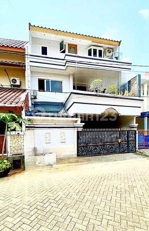 Dijual Cepat Rumah Mewah 3lantai Jatibening Estate ,bebas Banjir Dijual Cepat Rumah Mewah 3lantai Jatibening Estate ,bebas Banjir