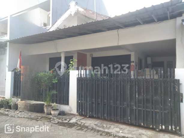 Rumah Strategis Ngagel Tengah Kota Dijual Cepat 