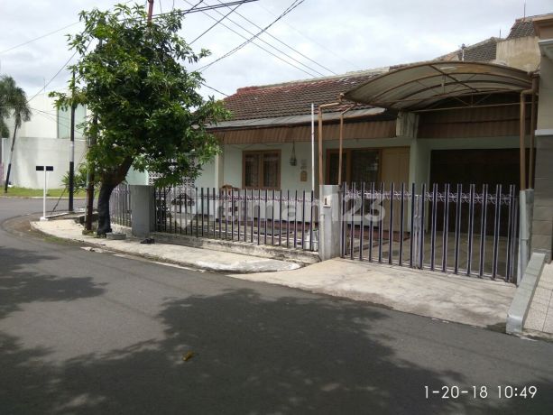 For Sale Beautiful Kutisari House, Good Location, Suitable for Office Use For Sale Beautiful Kutisari House, Good Location, Suitable for Office Use