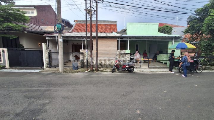 Rumah Lama HitungTanah Dalam Kompleks Jalan Lebar Tidak Banjir Pasar Minggu