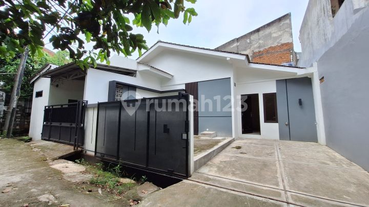 Rumah Rapi Dijual Di Komplek Tni Al Jatibening Bekasi