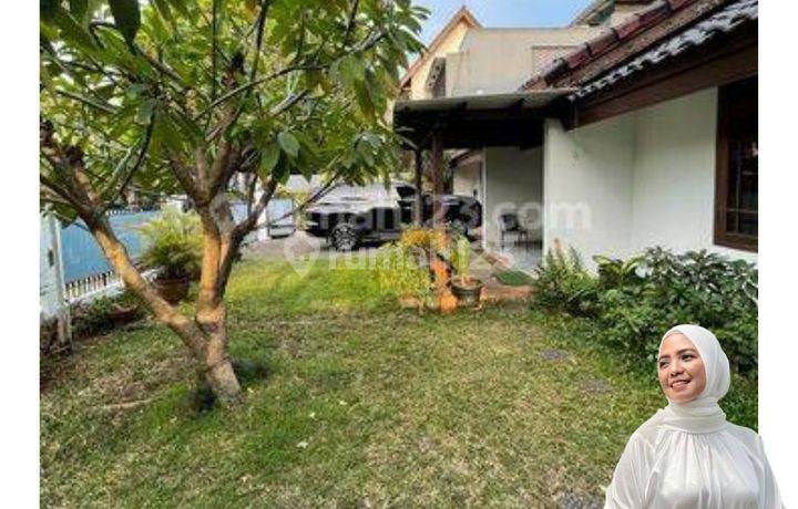 Senopati House For Sale On The Side Of The Kebayoran Baru Commercial Highway, South Jakarta