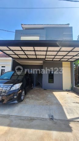 Town House 2 Lantai Sawangan Depok SHM