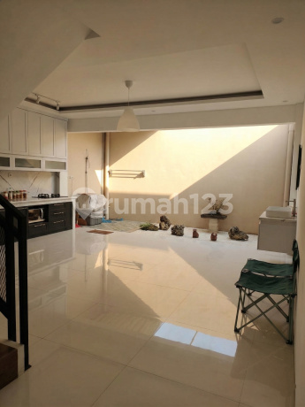 Rumah Furnished Siap Huni dan Nyaman Madukoro Regency. Semarang Barat-11258 Rumah Furnished Siap Huni dan Nyaman Madukoro Regency. Semarang Barat-11258