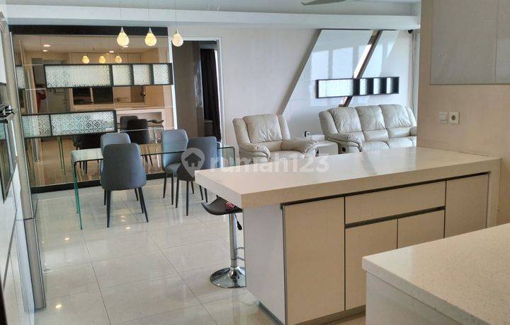 Jual Cepat Apartment Royale Springhill Kemayoran Jakarta Pusat 3  + 1 Br Full Furnish 