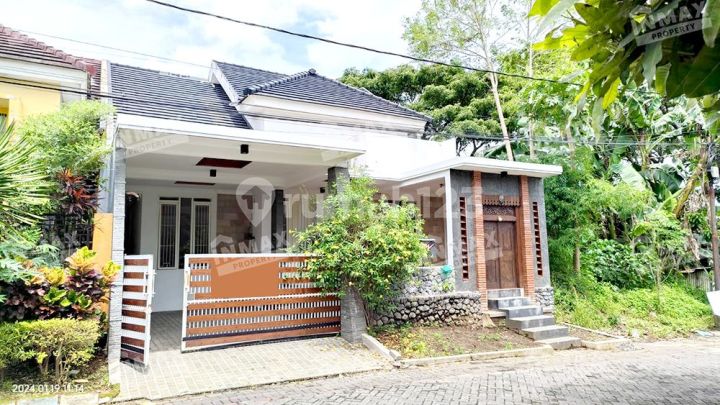 RUMAH BAGUS TERAWAT SIAP HUNI ADA MUSHOLA  DI TIRTASANI ROYAL RESORT KARANGLO MALANG