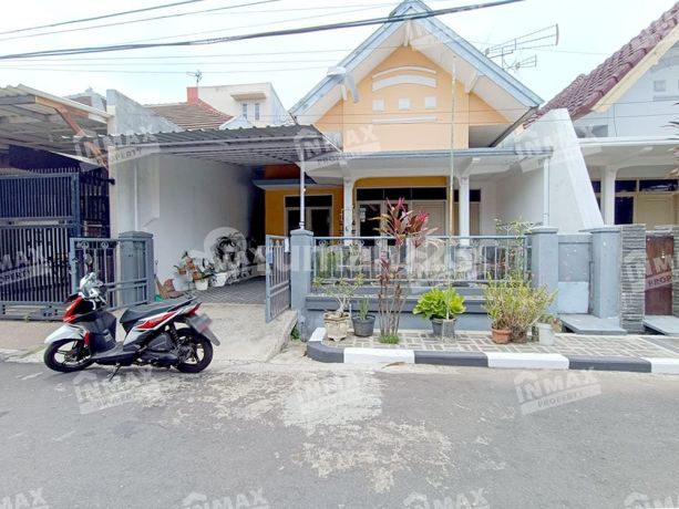 Rumah Bagus Terawat dan Siap Huni di Kawasan Elit Taman Sulfat Malang Rumah Bagus Terawat dan Siap Huni di Kawasan Elit Taman Sulfat Malang
