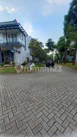 Siap Huni Rumah Posisi Hoek di Kebayoran Essence Bintaro