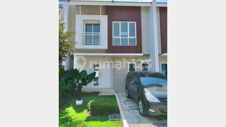 For Sale Strategic 2-Story House in Cluster Advani Lc 08, Summarecon Emerald Housing, Karawang