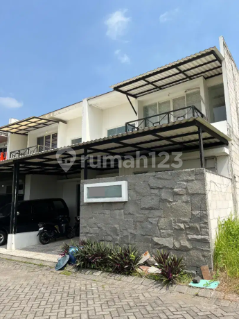  rumah de casa residence dekat kampus unesa lidah, dekat pakuwon mall PTC