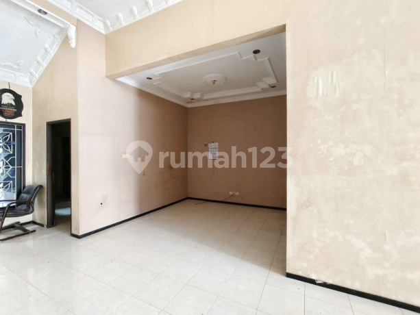 Rayan Regency House Near Graha Famili, Near Pakuwon Mall, Near McDonald's Rayan Regency House Near Graha Famili, Near Pakuwon Mall, Near McDonald's