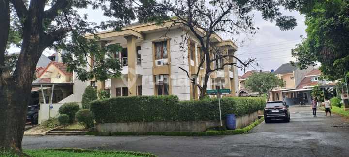 Rumah.2.lantai.hook.dalam.cluster.bagus.