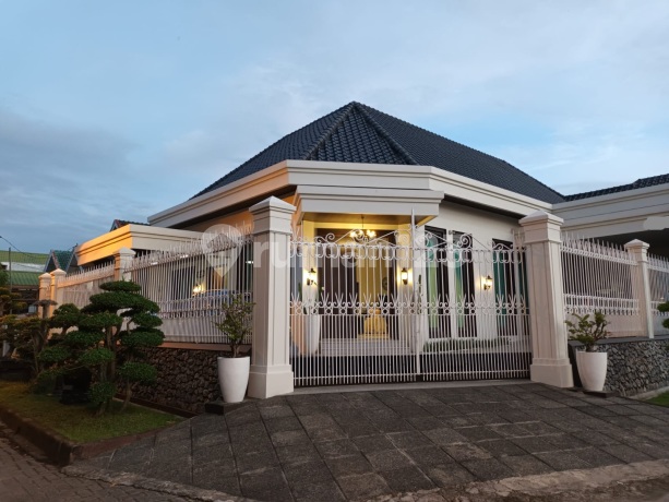 Dijual Rumah Cantik & Mewah Posisi Hook Dikomplek Tasbi 1 Medan