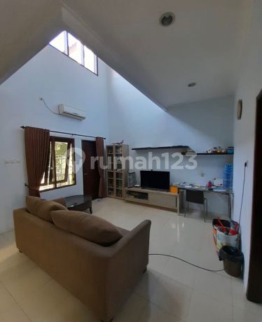 Cheap Rayan Regency House Wiyung Near Dian Palace & Graha Famili