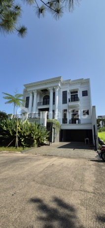 Rumah Depan Area Hijau Mewah Classic Baru Selesai Bangun Di Klaster Sierra Madre Sentul City Bogor 