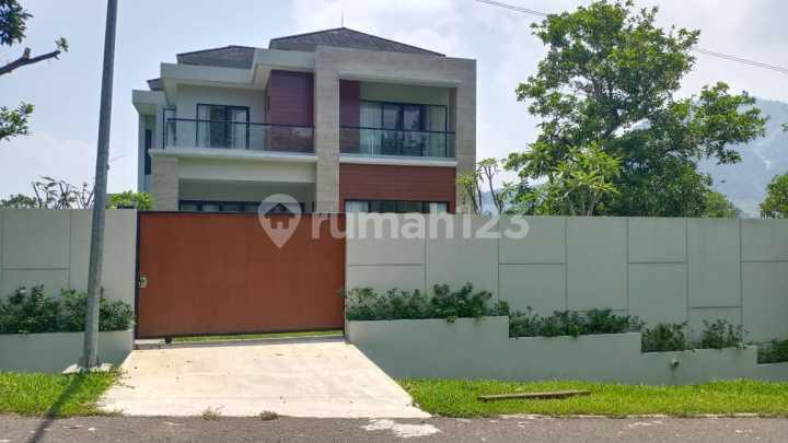  Rumah Langsung View Gunung Sertifikat Hak Milik Klaster Bali Hill Sentul City Bogor 