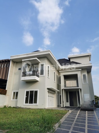Rumah 2 Lantai Bagus Unfurnished SHM Klaster Sierra Madre Sentul City 