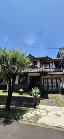 Rumah Dengan View Langsung ke Bukit Hambalang dan Gunung Pancar Di Taman Sakura Sentul City Bogor Rumah Dengan View Langsung ke Bukit Hambalang dan Gunung Pancar Di Taman Sakura Sentul City Bogor