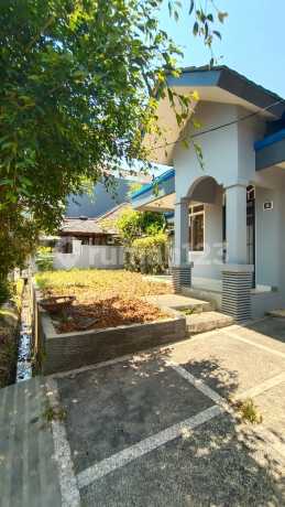 Rumah Dengan Halaman Luas Di Taman Pasadena Sentul City Bogor