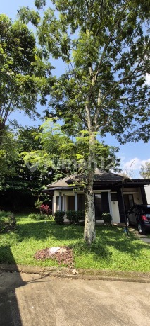 Hook, Halaman Luas, Samping Taman, Rumah Di Klaster The Breeze Sentul City Bogor Hook, Halaman Luas, Samping Taman, Rumah Di Klaster The Breeze Sentul City Bogor