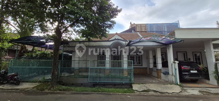 Rumah Murah Dengan Halaman dan Ruang Keluarga Luas Dekat Pusat Bisnis dan Hiburan Klaster Taman Pasadena Sentul City Bogor