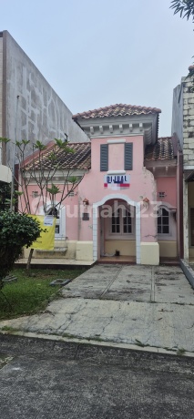 Rumah Dengan Halaman Luas Dekat Pintu Tol Klaster Taman Casablanca Sentul City Bogor