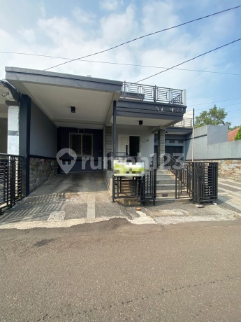 Rumah View Gunung Rapi Siap Huni Bagus Kamr Utama di Bawah Klaster Taman Venesia Sentul City Bogor